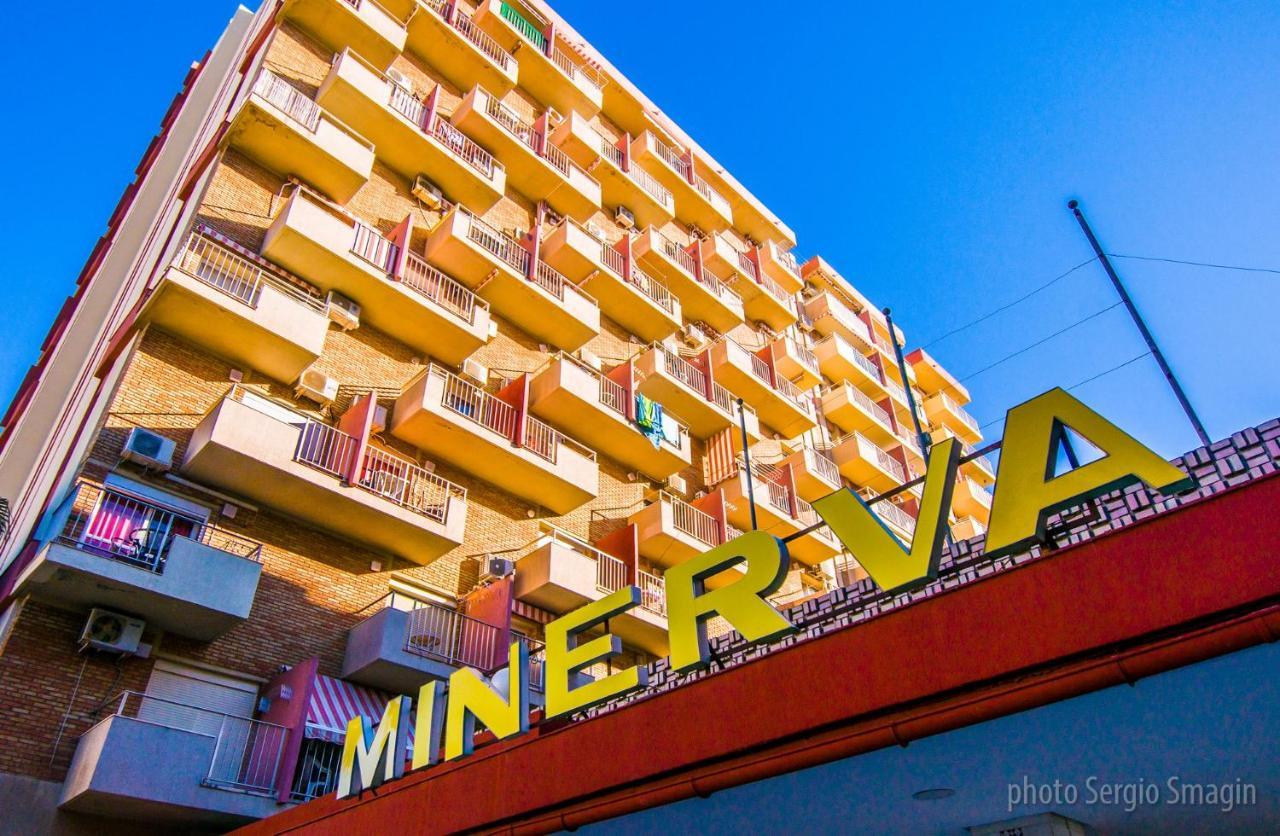 137 Minerva Apartamentos - Vista Al Mar - Piscina Y Playa - Cercano A Tren, Restaurantes Y Tiendas Benalmádena Kültér fotó