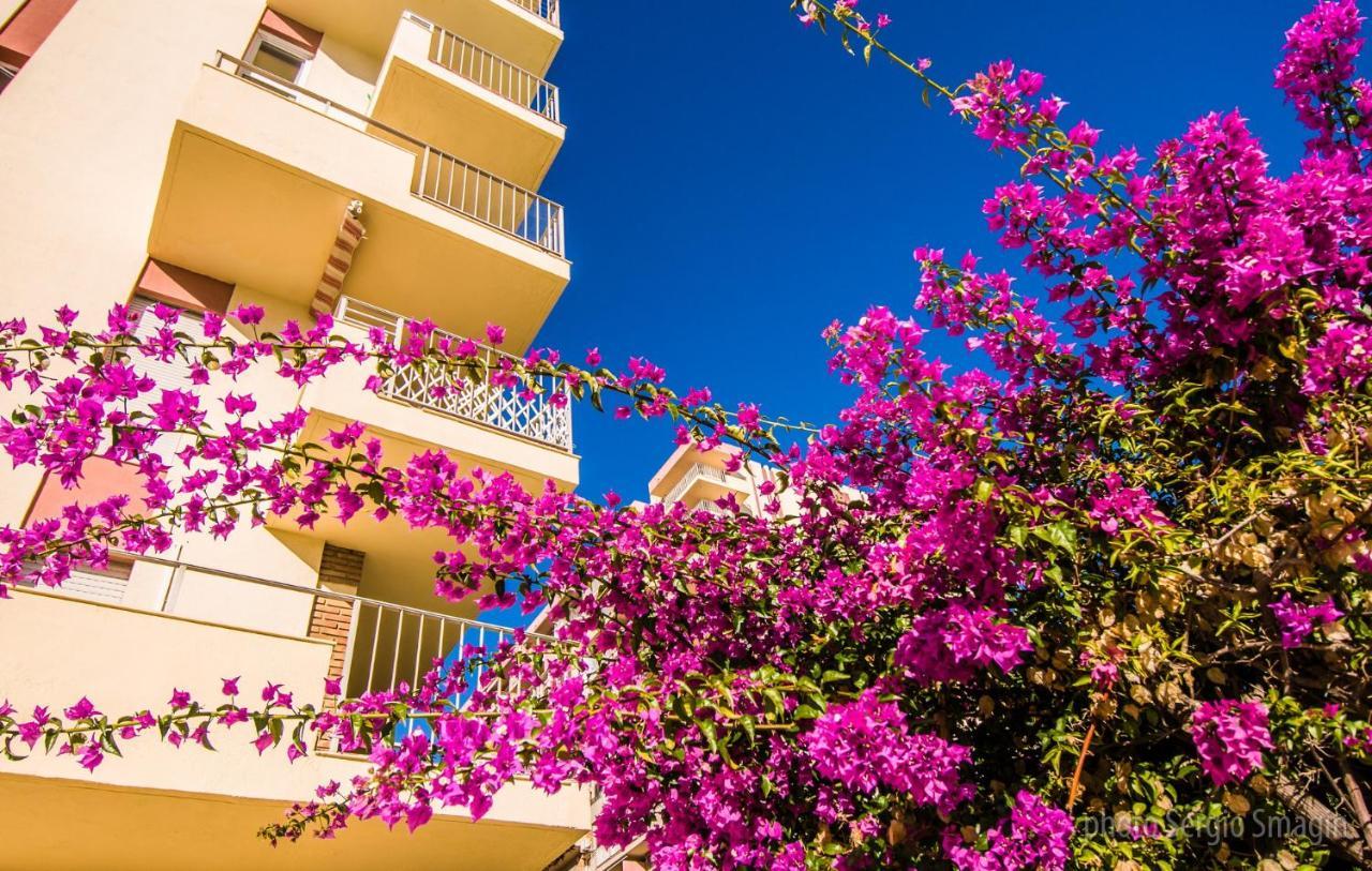 137 Minerva Apartamentos - Vista Al Mar - Piscina Y Playa - Cercano A Tren, Restaurantes Y Tiendas Benalmádena Kültér fotó